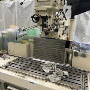 Máy phay MAKINO AEV4-85